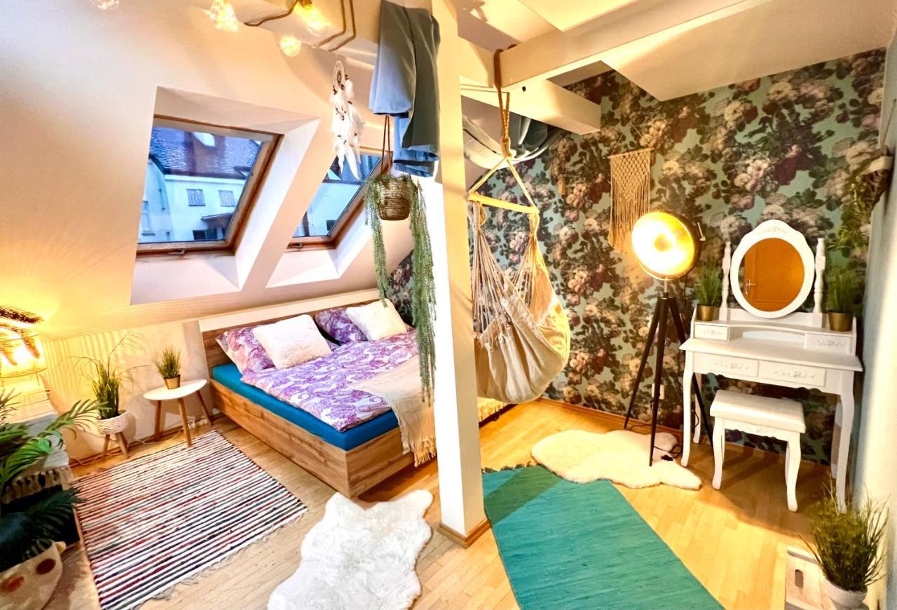Duplex 2 With Quiet Terrace On Wenceslas Square Daire Prag