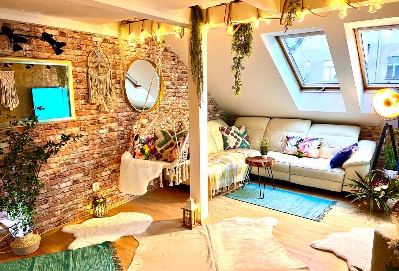 Duplex 2 With Quiet Terrace On Wenceslas Square Daire *